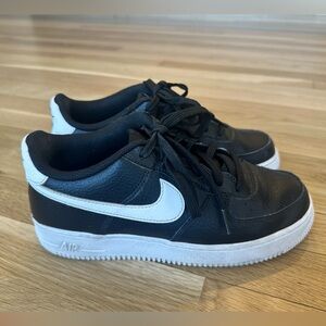 Nike Air Force 1 Low Top '07 Sneakers sz 6.5 Black/White Athletic CT2302-002